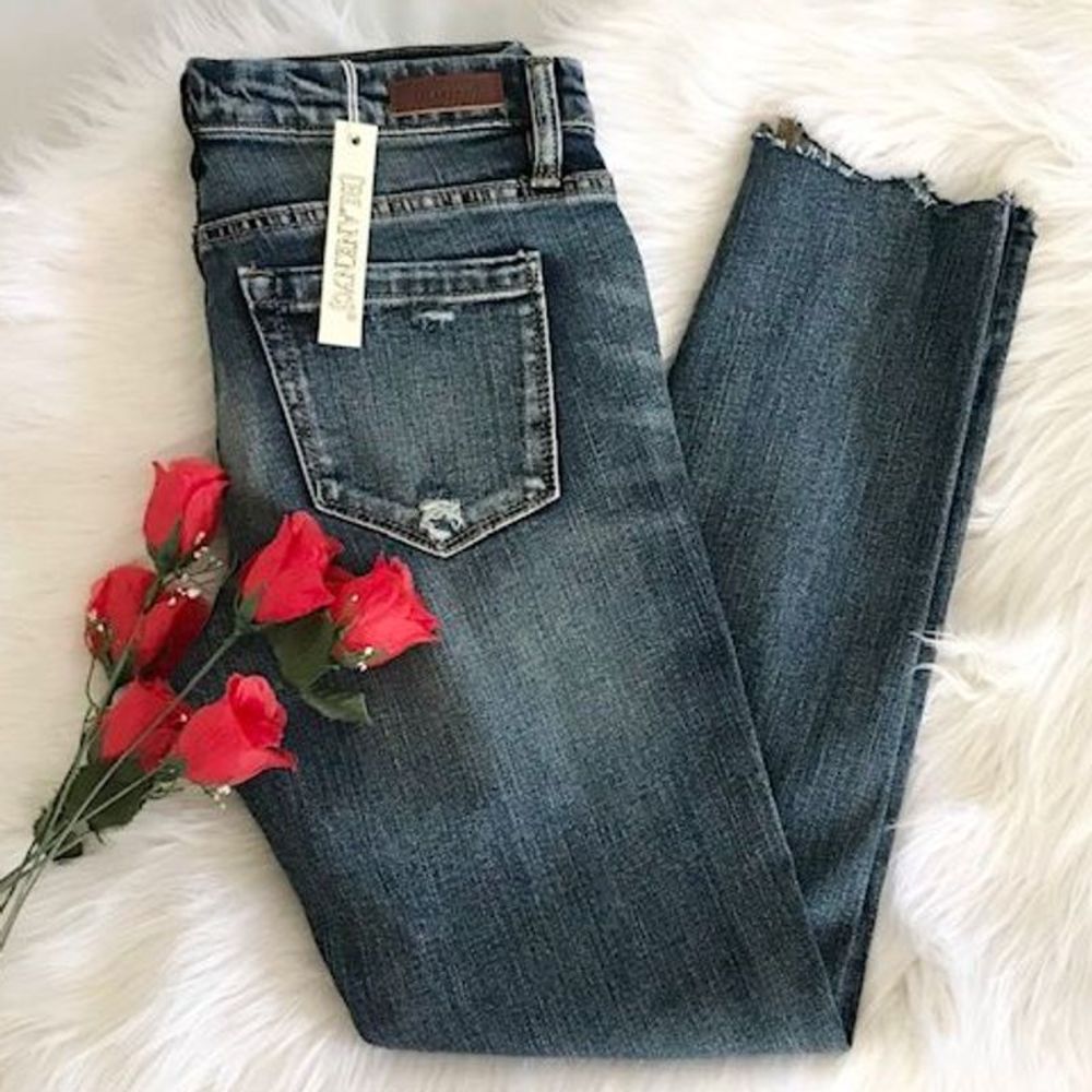 NWT  BlankNYC Skinny Classique Jeans 27